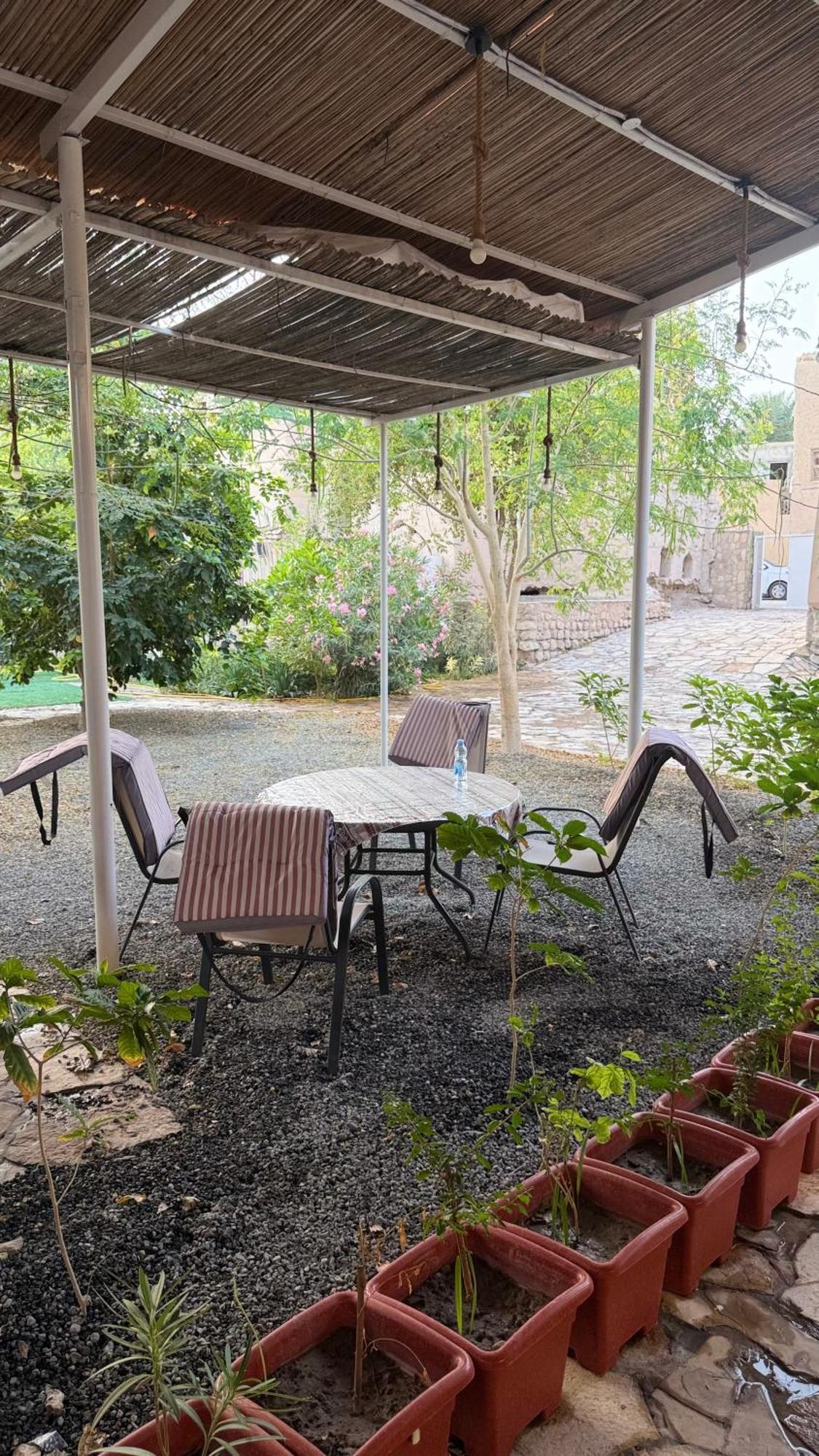 Vakantieboerderij Al- Aqyr Rest Garden أستراحة حارة العقر *